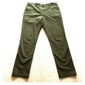 J Crew essential chino in 1040 fit